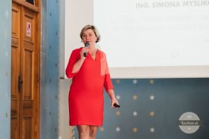 Etiketa by sa mala učiť už na základných školách