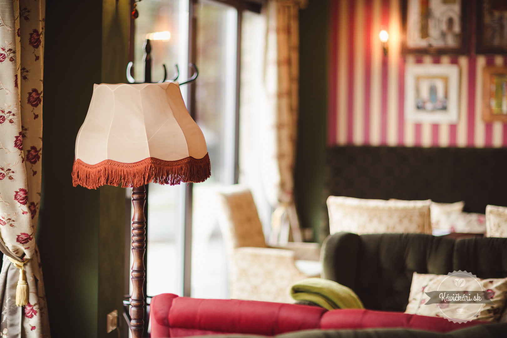 kaviareň shakespeare žiar nad hronom 