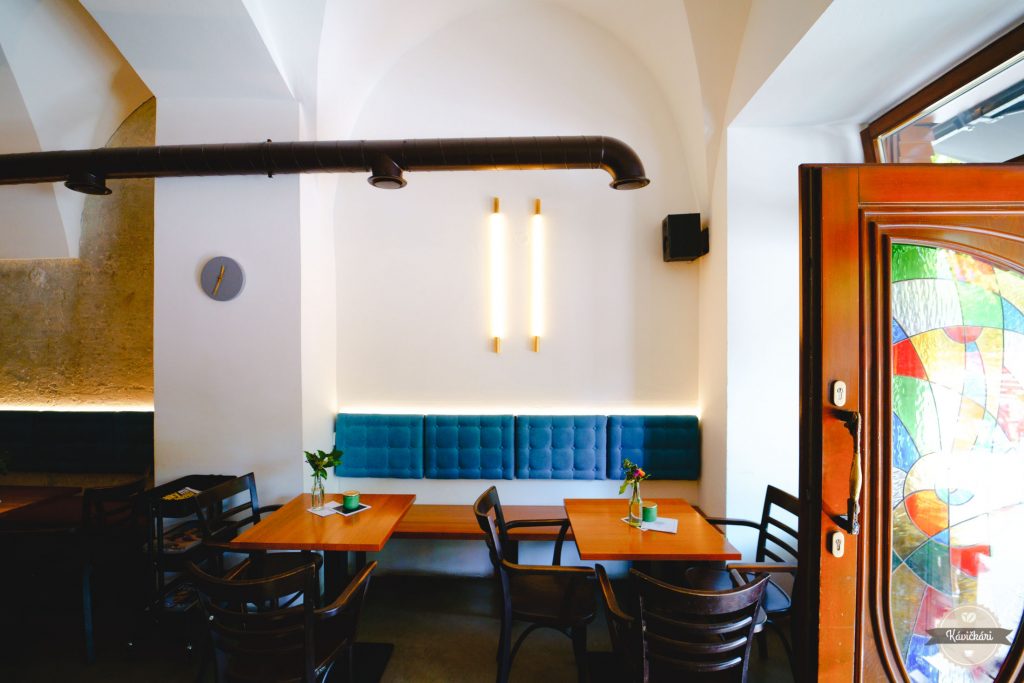 kaviaren-paddock-trencin-interier