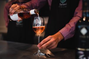 Ako sa vzdelávajú študenti hotelových a odborných škôl počas korony? A ako vyzerá prax bez praxe?