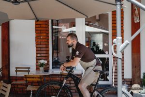 Kaviareň Profile v Krupine: Pandémiu sme prežili vďaka zákazníkom aj našej požičovni elektrobicyklov