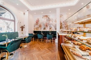 Madeleine Cafe & Lounge: Sestry, ktoré priniesli do Tornale ”unikát”