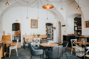 Palacinkáreň a kaviareň LÁRY FÁRY v Trenčíne. Nielen palacinky, ale omnoho viac