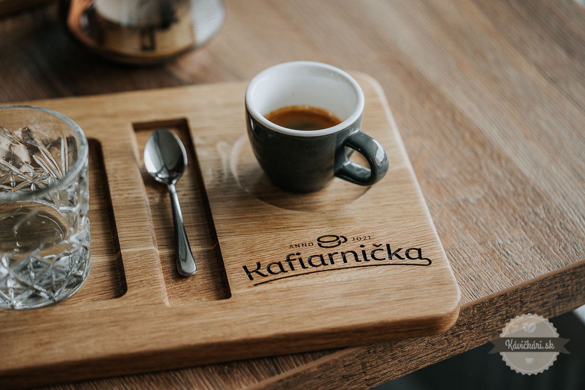káva Kafiarnička