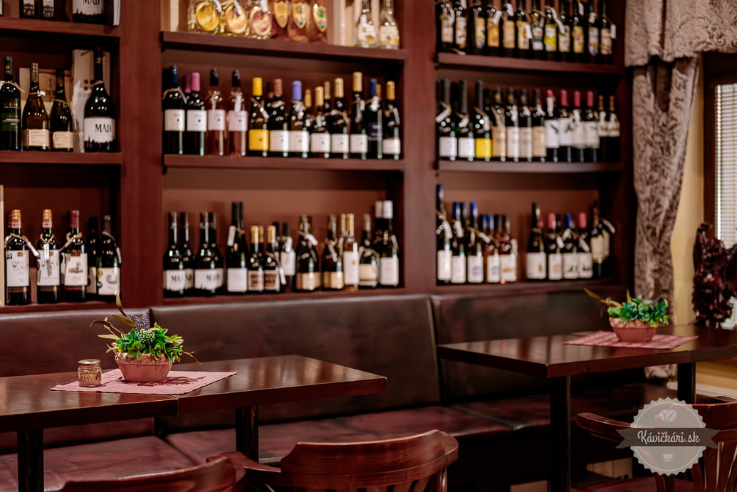 Hotel-Tevel-víno-vinotéka