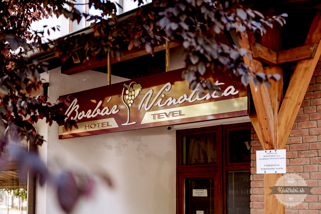 Hotel-Tevel-vinotéka