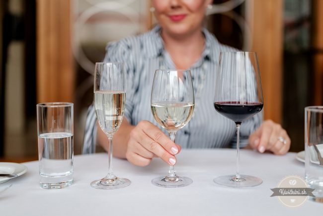 Madam Etiketa radí: #7 Najčastejšie faux pas v reštauráciách a hoteloch