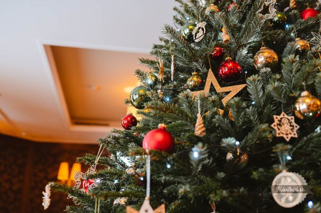 Madam Etiketa radí: #4 Ako zahviezdiť na silvestrovskej párty?