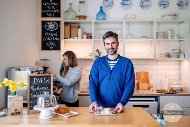 Keramika a kaviareň modranska – unikátne spojenie s úctou k tradíciám