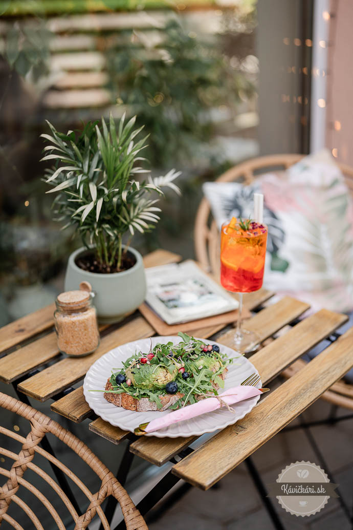 avotoast-lavkafe