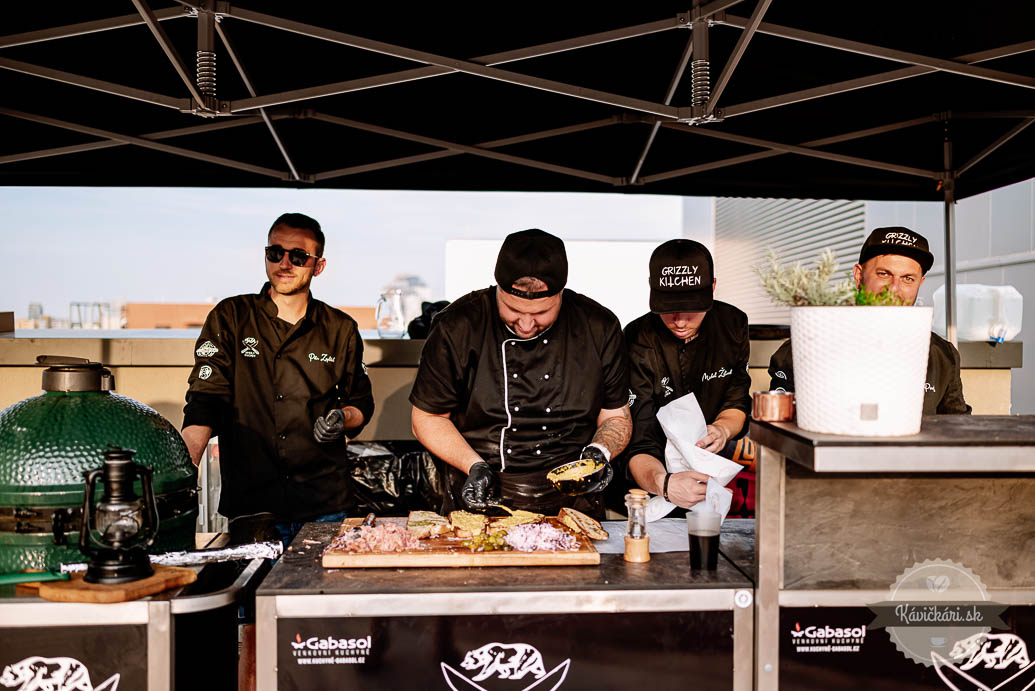 Grizzly Kitchen grilovanie
