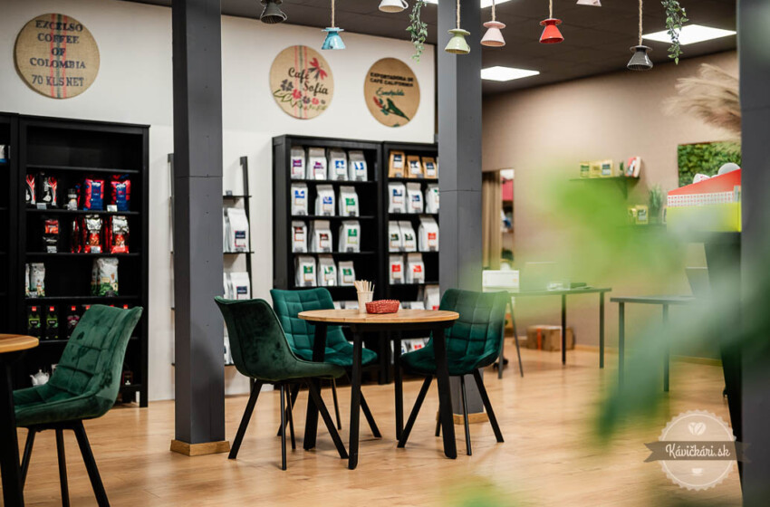 PRESSÍČKO & Mephisto Coffee: Prvá novozámocká pražiareň s útulnou kaviarničkou na korze