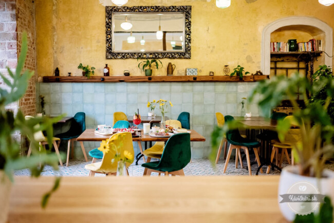 BarLa v Piešťanoch: Kaviareň na promenáde plná symbolov