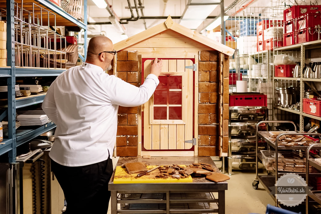 RIVERBANK Restaurant, Jaroslav Žídek, medovníkový domček