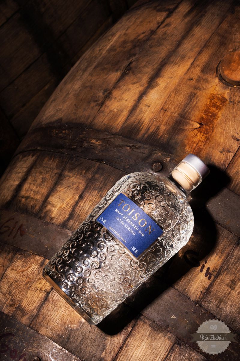 TOISON Navy Strength gin
