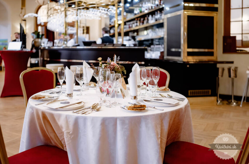 Zážitok z Fine Diningu v hoteli Thermia Palace podčiarkla Dinner Etiquette s Luciou Sandrin Breznayovou