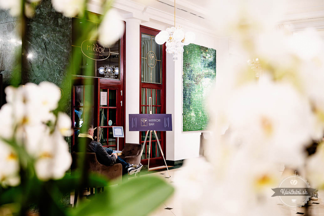 Mirror Hospitality Expo Mirror bar