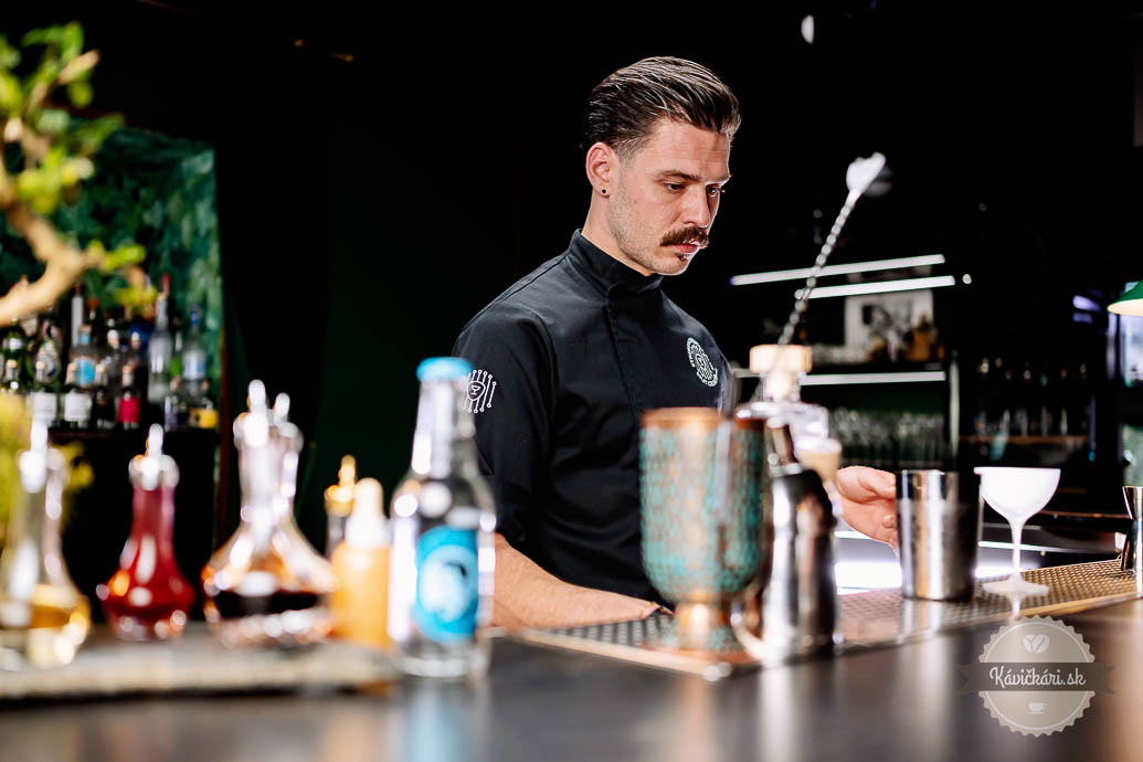 Mirror Hospitality Expo Mirror Bar