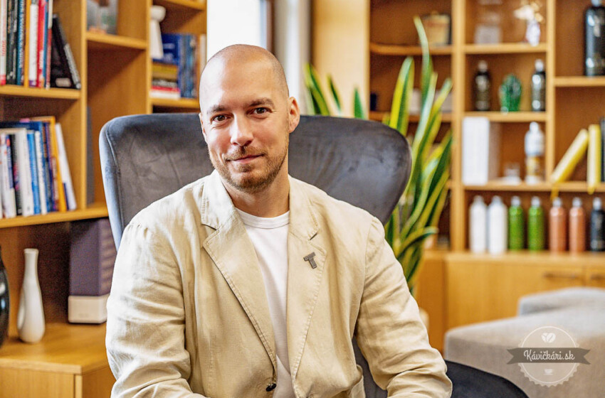  Barman Rusty Červeň: „Pohostinnosť je alfa a omega servisu, ktorá odlišuje priemerné podniky od výnimočných“