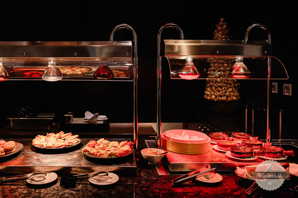 RIVERBANK Restaurant brunch