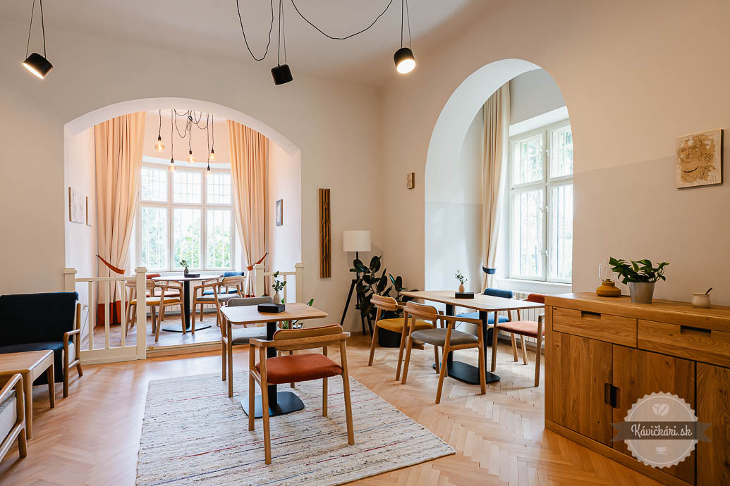 Kalvárium Nitra kaviareň vstup