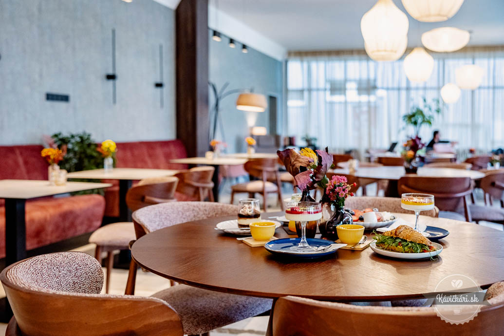 Kaviareň s výberovou kávou Revúca Reny's Coffee