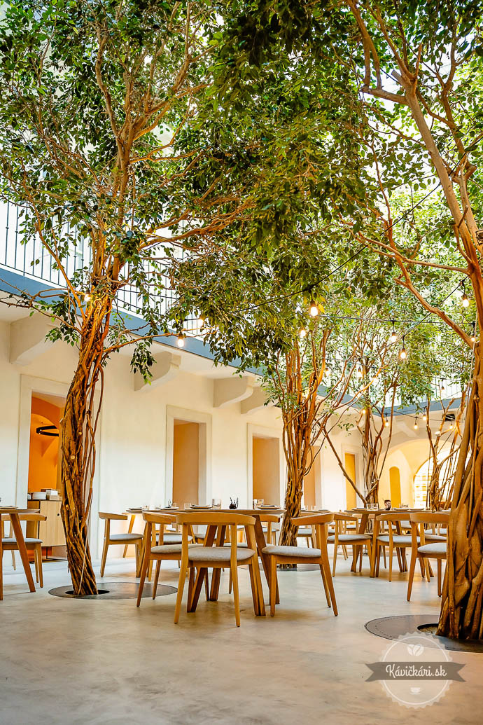 FACH Bratislava nádvorie