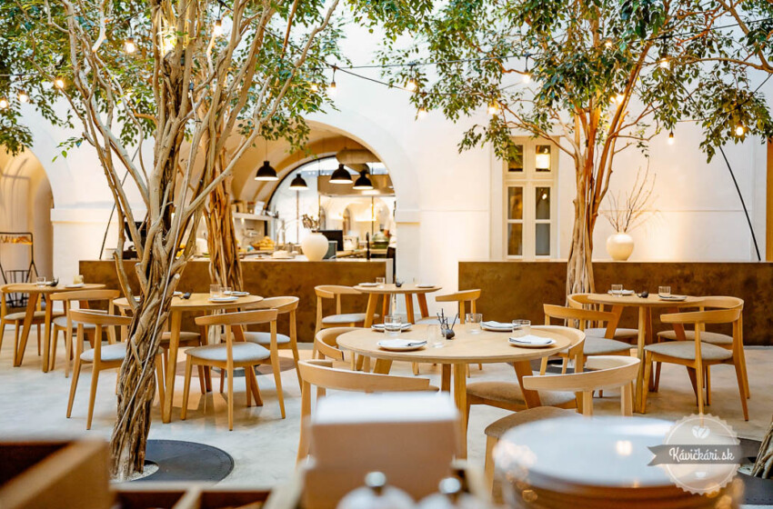 FACH Bratislava nádvorie