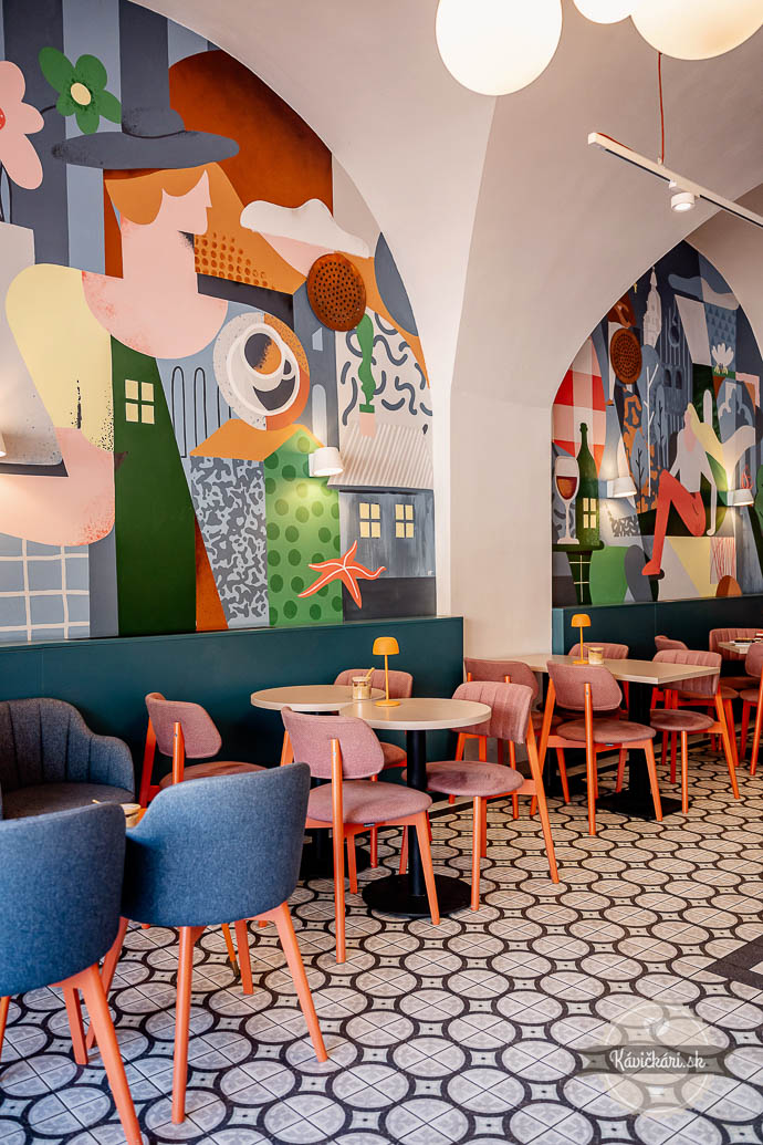 Red Velvet Cake Bar kaviareň