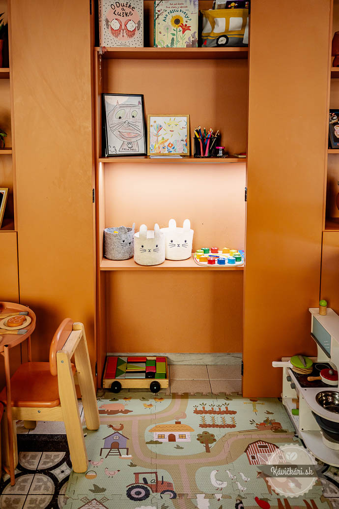 Red Velvet Cake Bar detský kútik