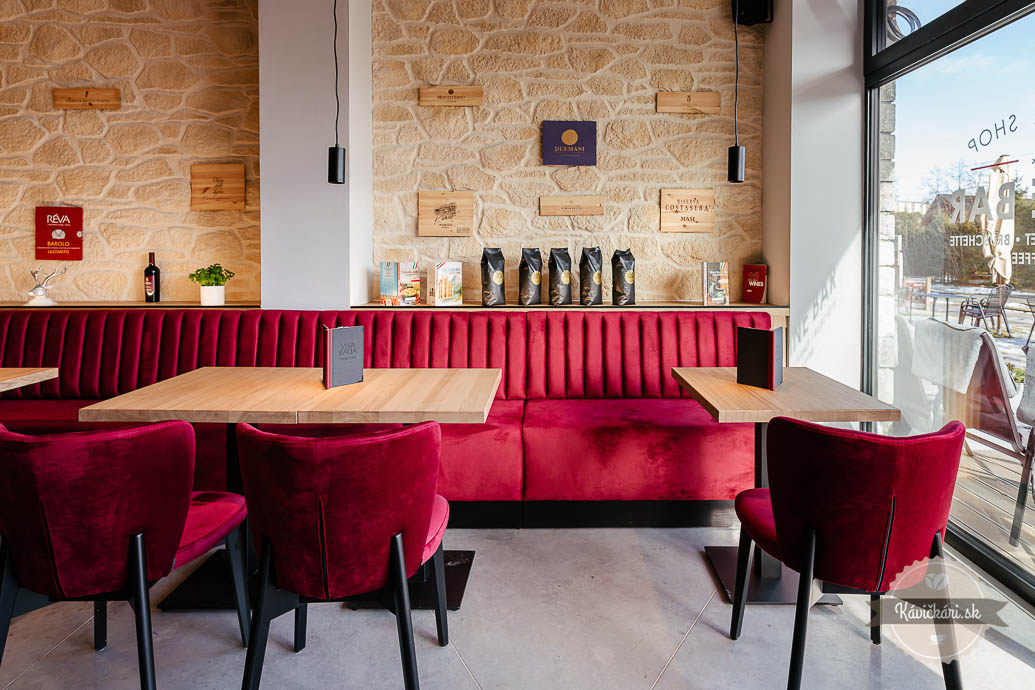 elegantný a štýlový priestor nového wine baru