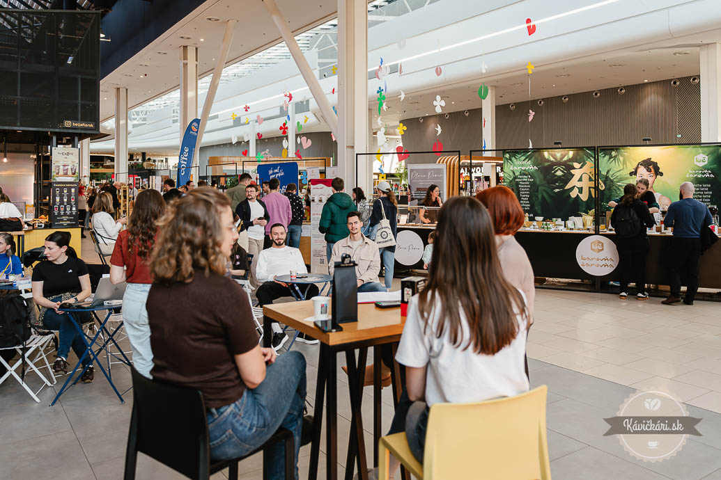ženy pražiarky Kávičkárifest