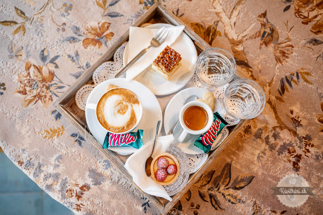Čarokvet Mini Mila káva koláč