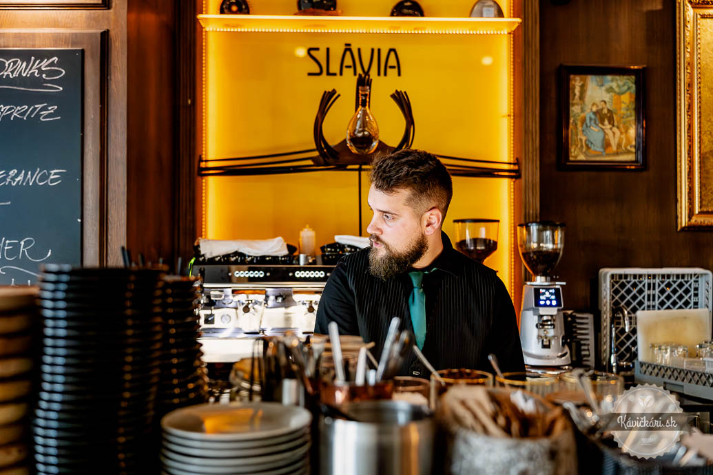 Kaviareň Slávia Košice barista