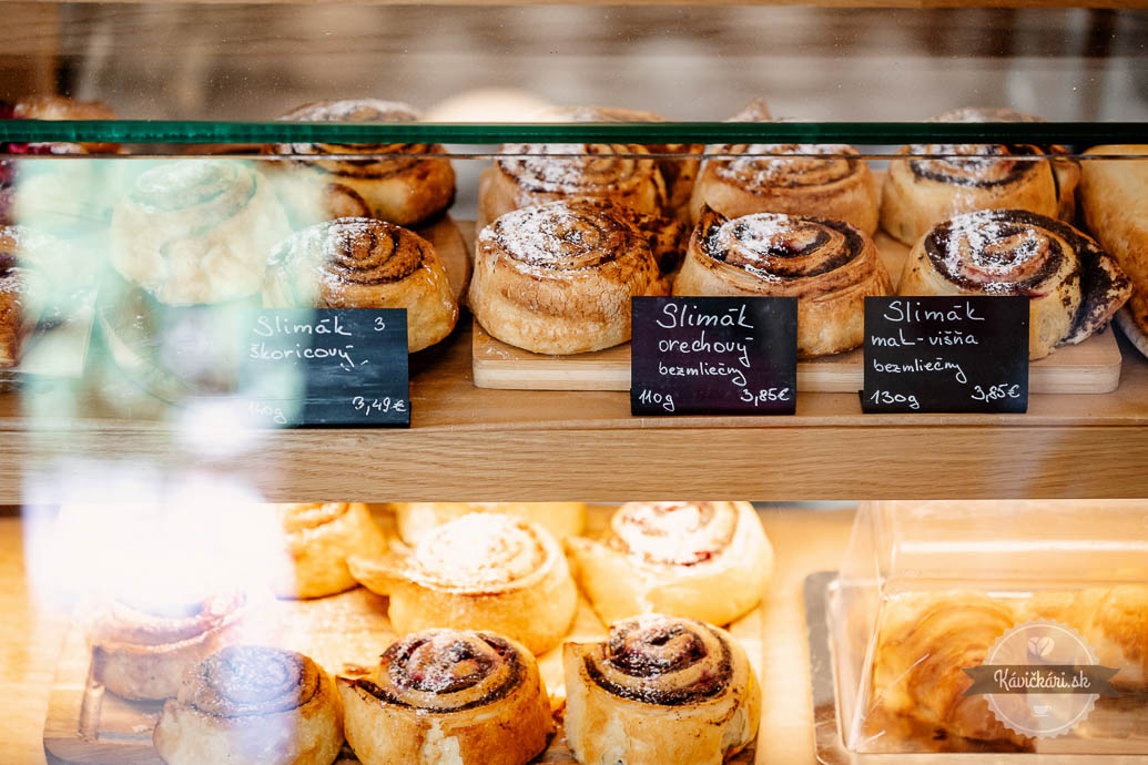 Ostať len na týchlu kávu by bol hriech. Bezlepková pekáreň Košice Jacob's bakery