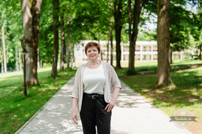 „Úspech nemusí znamenať ísť stále vyššie. Niekedy znamená vrátiť sa domov.“ Petra Sládečková o hotelierstve a odvahe