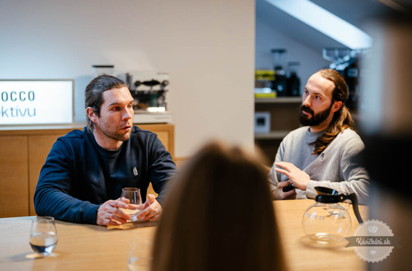  Zachraňujú kaviareň skôr, než stihne vychladnúť espresso: V zákulisí s technikmi z Kolektív a Mlsnacava
