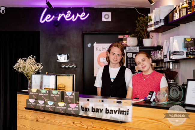 Keď sa opona nezatiahne: Café Na Peróne spája divadlo, kávu a ľudí