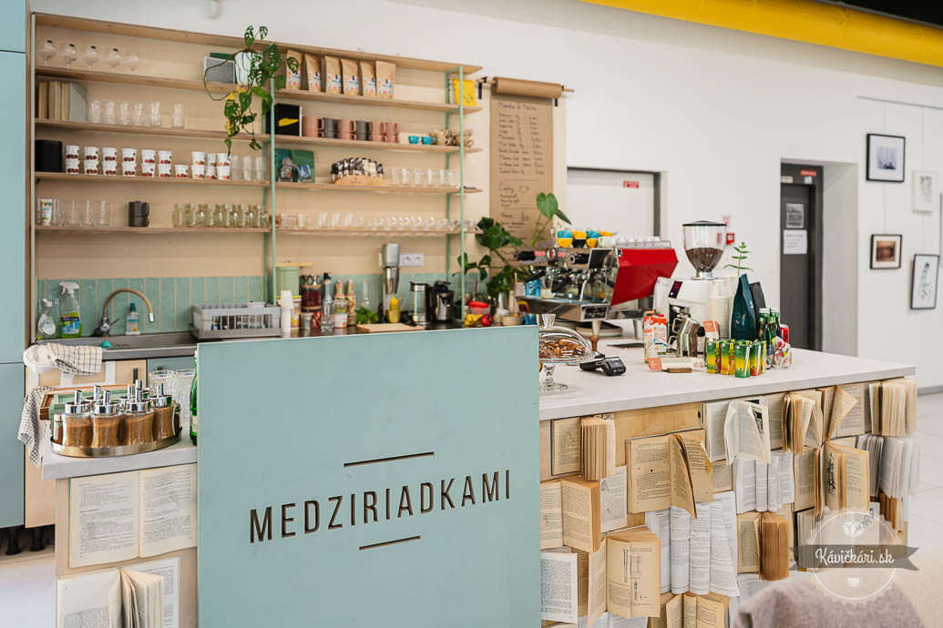 MEDZIRIADKAMI