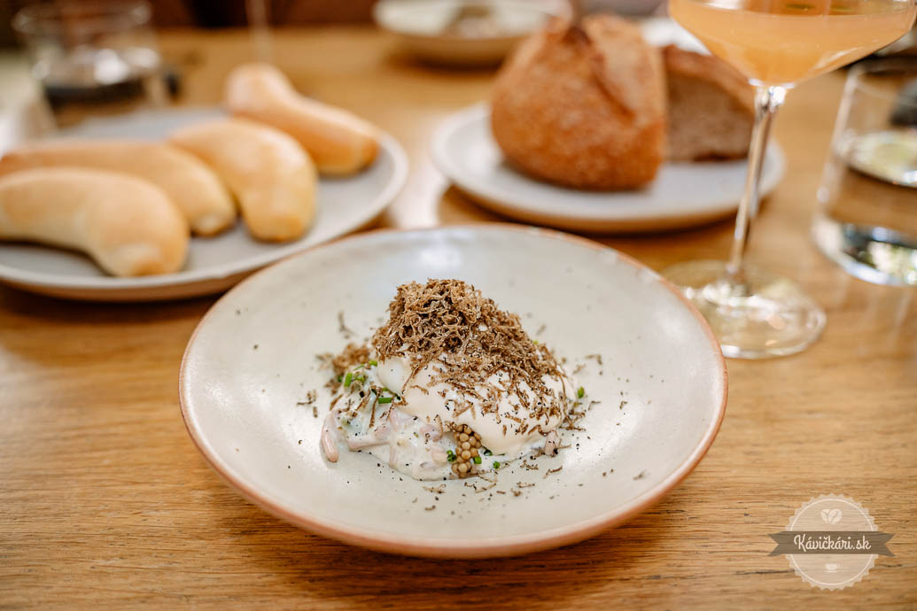 FACH brunch ruské vajce