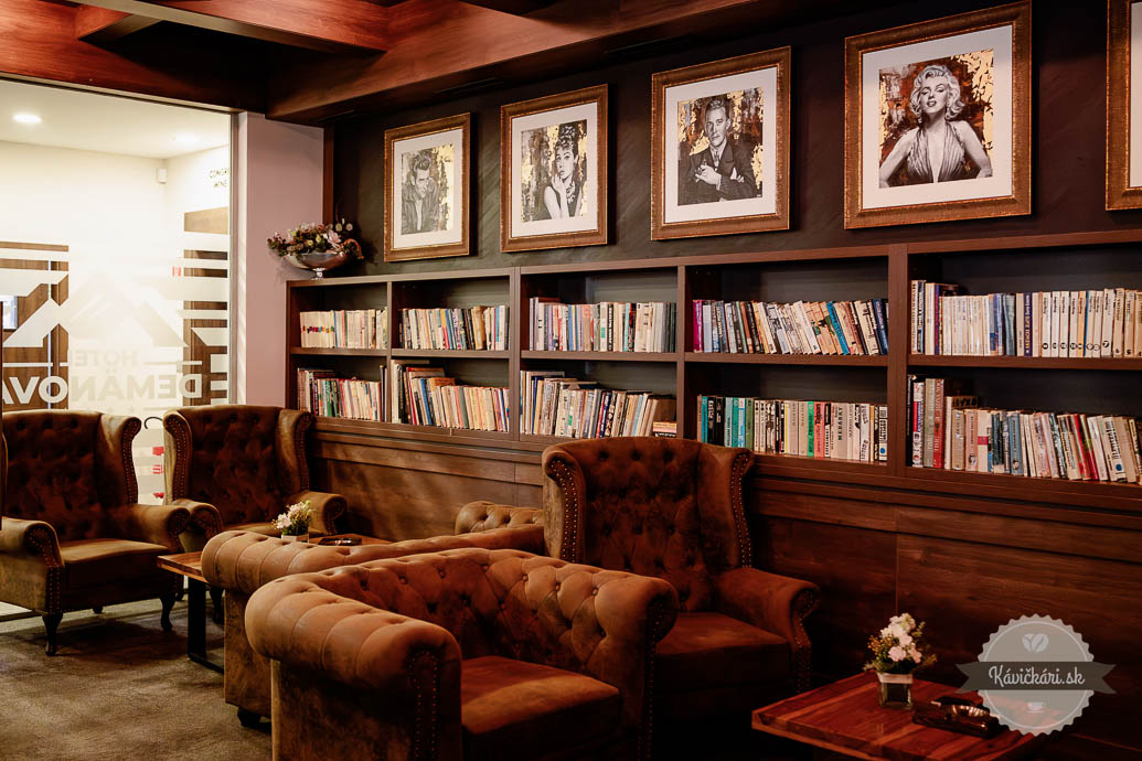 Hotel Demänová cigar room